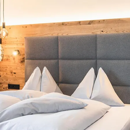 Wolf Hotel